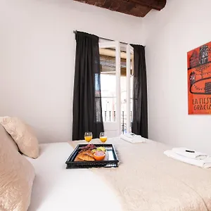 Short Group Gracia Serviced Apartment